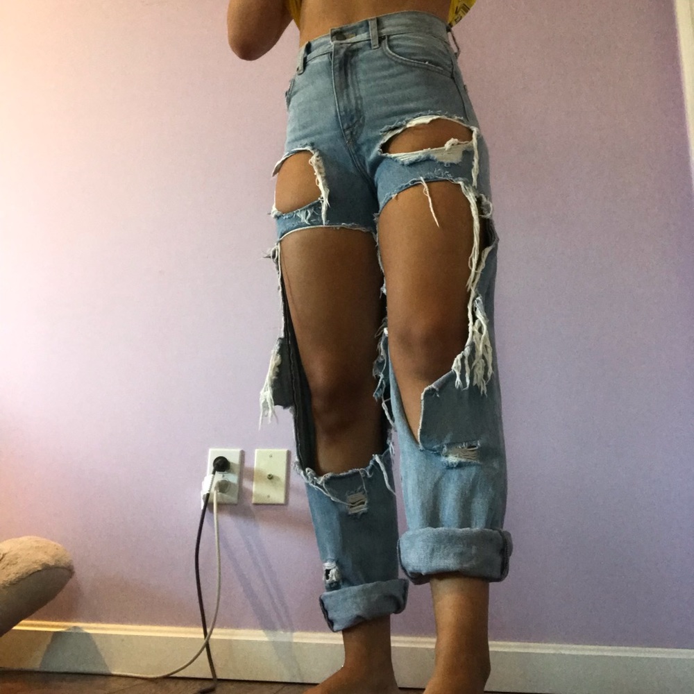 Carmar distressed jeans